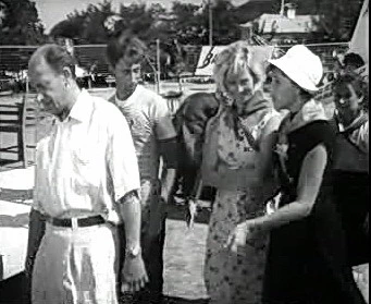 Добро пожаловать или Посторонним вход воспрещён (1964)