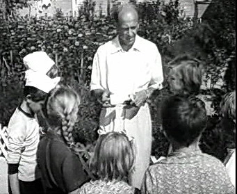 Добро пожаловать или Посторонним вход воспрещён (1964)