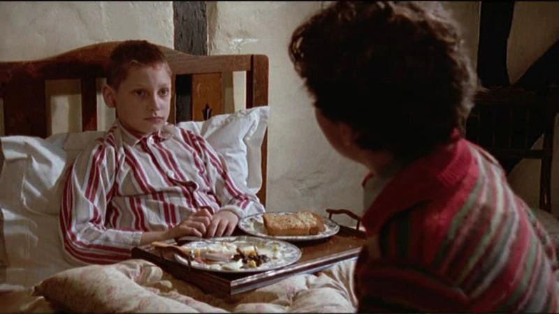 Nick Robinson, Thomas Orange