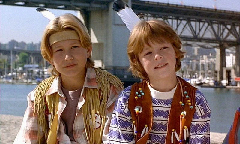 Zachary Browne, Jonathan Taylor Thomas