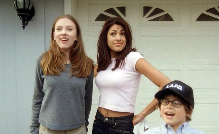 Alex D. Linz, Scarlett Johansson