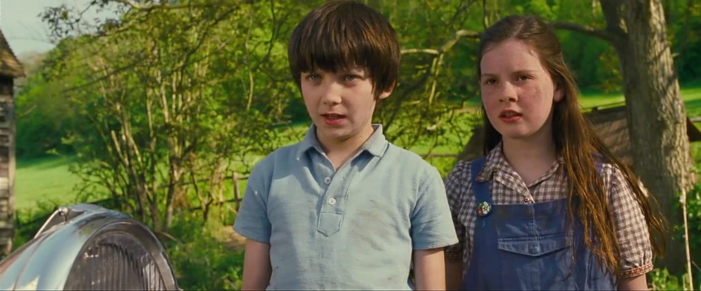 Asa Butterfield, Lil Woods