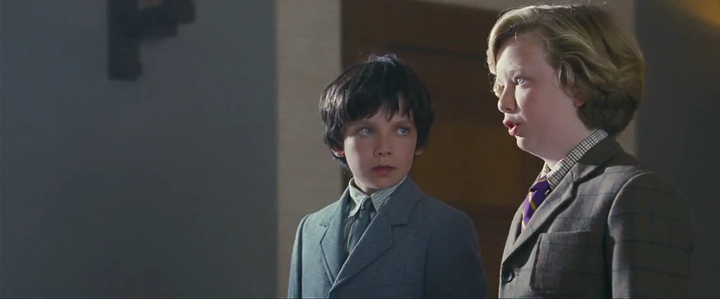 Asa Butterfield, Eros Vlahos