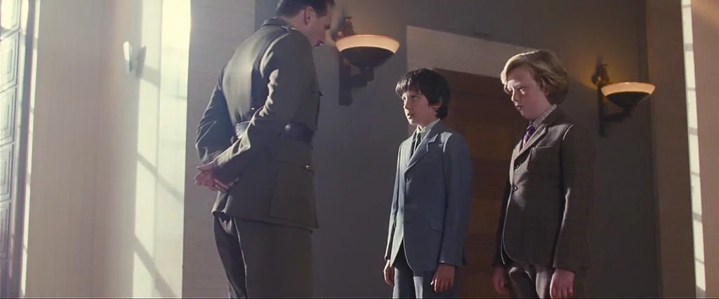 Asa Butterfield, Eros Vlahos