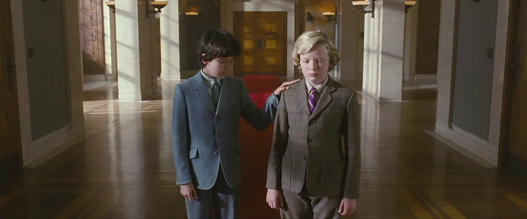 Asa Butterfield, Eros Vlahos