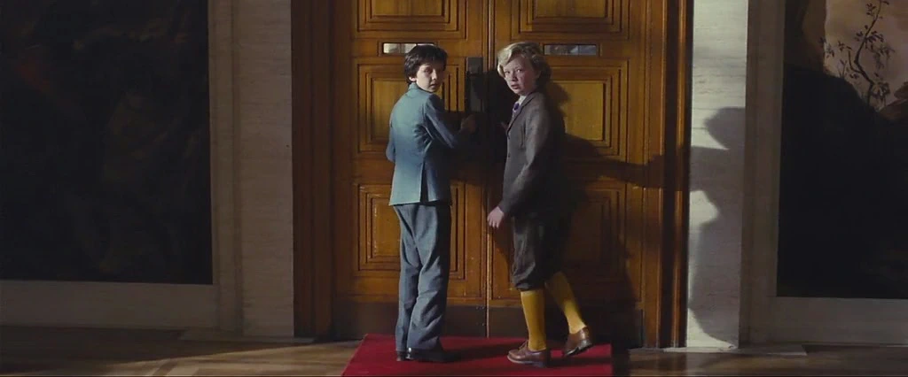 Asa Butterfield, Eros Vlahos