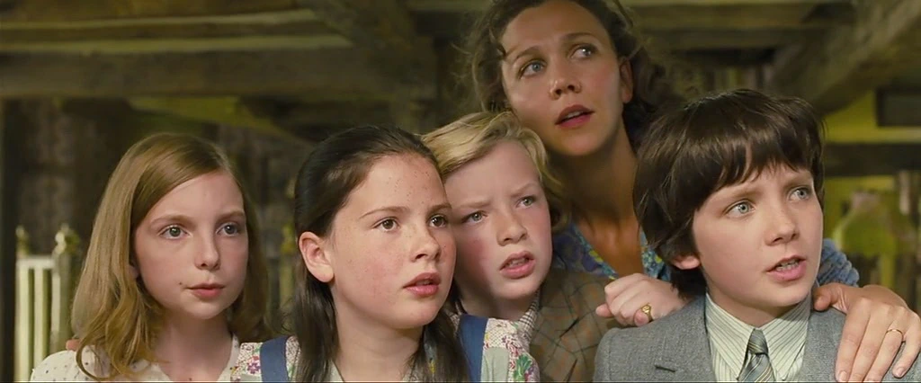 Asa Butterfield, Lil Woods, Eros Vlahos, Rosie Taylor-Ritson