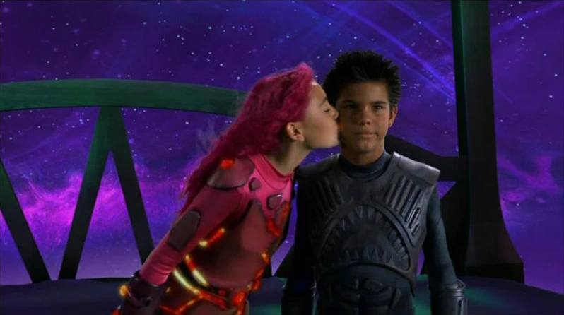 Taylor Lautner, Taylor Dooley