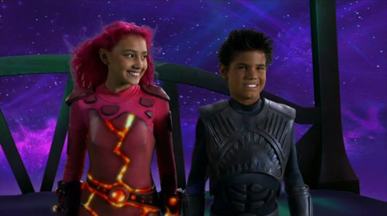 Taylor Lautner, Taylor Dooley